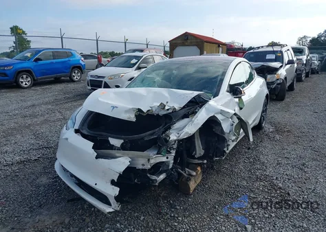 2019 Tesla Model 3 Long Range/Mid Range/Standard Range/Standard Range Plus z USA, uszkodzony, nr VIN 5YJ3E1EA4KF326457